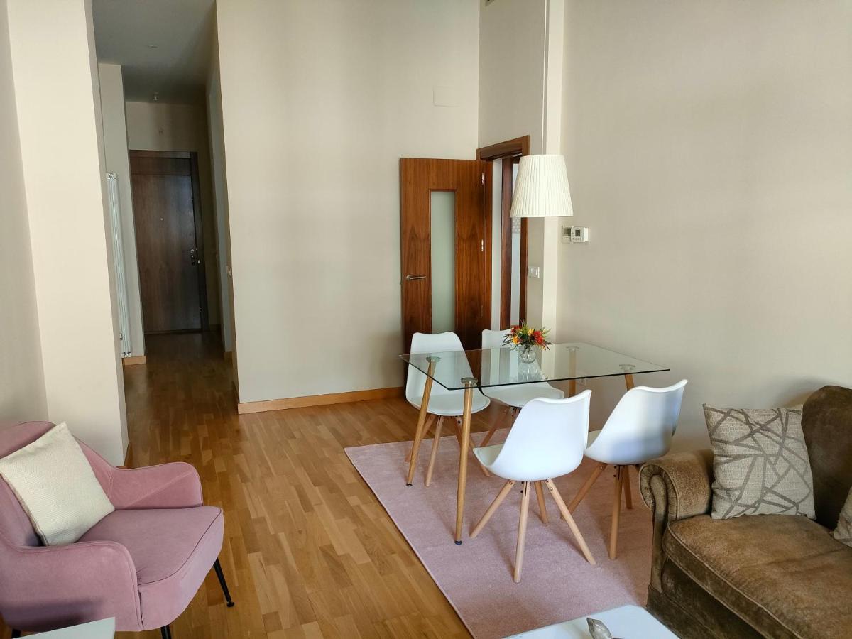 Apartamento Nueva Del Santisimo غرناطة المظهر الخارجي الصورة